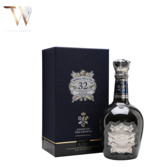 Chivas 32 Năm Royal Salute